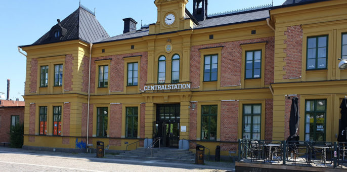 Tactile Flooring - bilden visar framsidan av Linköpings Centralstation